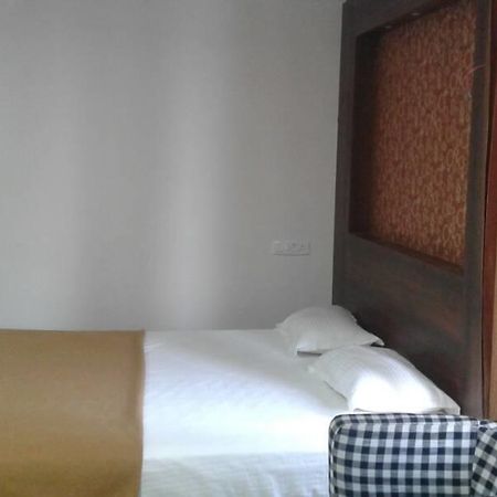 Hotel Gowri Sankar Ambāsamudram Exterior foto